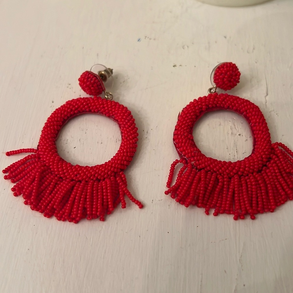 Red, coral medium red beaded earrings